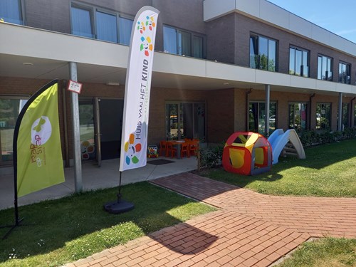 Foto - ingang Huis van het Kind
